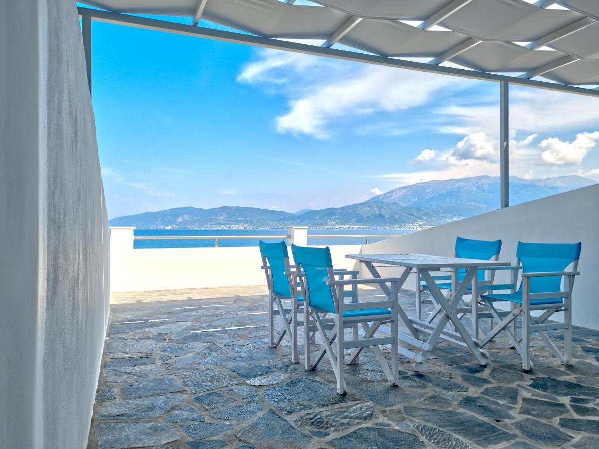 נפפקטוס Epipleon Luxury Suites -104- Δωμάτιο 35Τμ Με Βεράντα 35Τμ Μπροστά Στη Θάλασσα מראה חיצוני תמונה