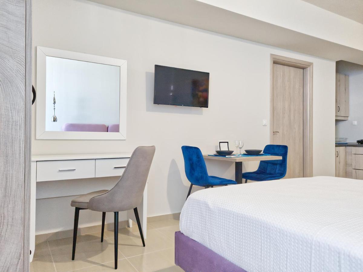 נפפקטוס Epipleon Luxury Suites -104- Δωμάτιο 35Τμ Με Βεράντα 35Τμ Μπροστά Στη Θάλασσα מראה חיצוני תמונה