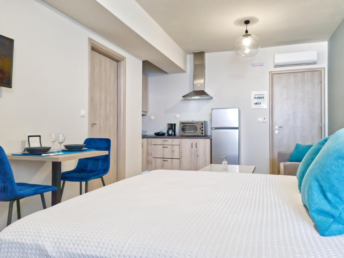 נפפקטוס Epipleon Luxury Suites -104- Δωμάτιο 35Τμ Με Βεράντα 35Τμ Μπροστά Στη Θάλασσα מראה חיצוני תמונה